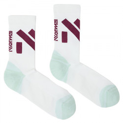 NNORMAL RACE SOCKS CALCETINES DE RUNNING COMPRESIVOS UNISEX N1ARS02-005 WHITE GREEN NNOR051